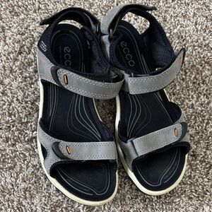 Ecco Women’s Offroad Receptor Adjustable Slings Gray Leather Size 36